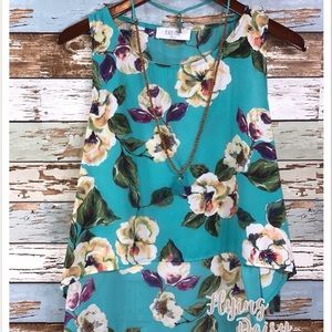 SALE New Peach Love Floral Semi Crop Top S-M-L